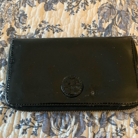 Accessories - Tory Burch wallet